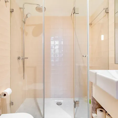 Whome Modern Comfort In Old Apartamento *